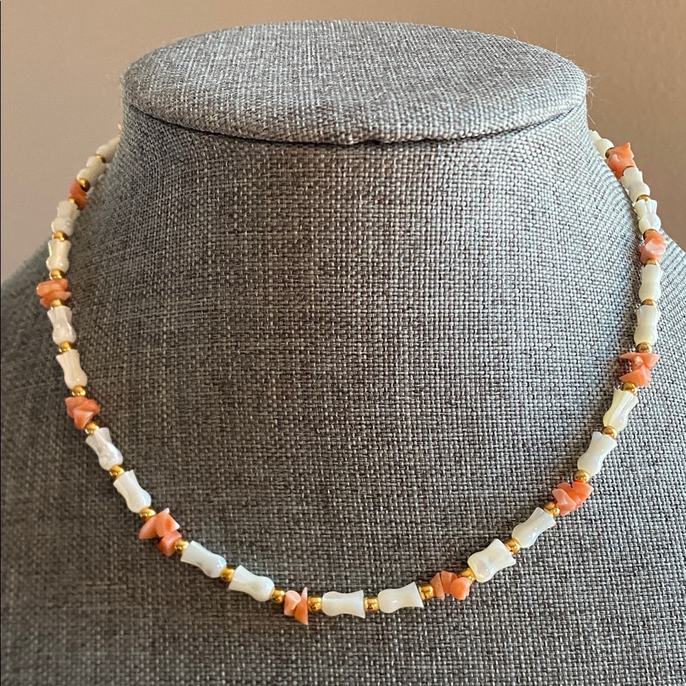 Vintage Carved Mother of Pearl & Coral Chip Beaded Necklace 16” Gold Tone